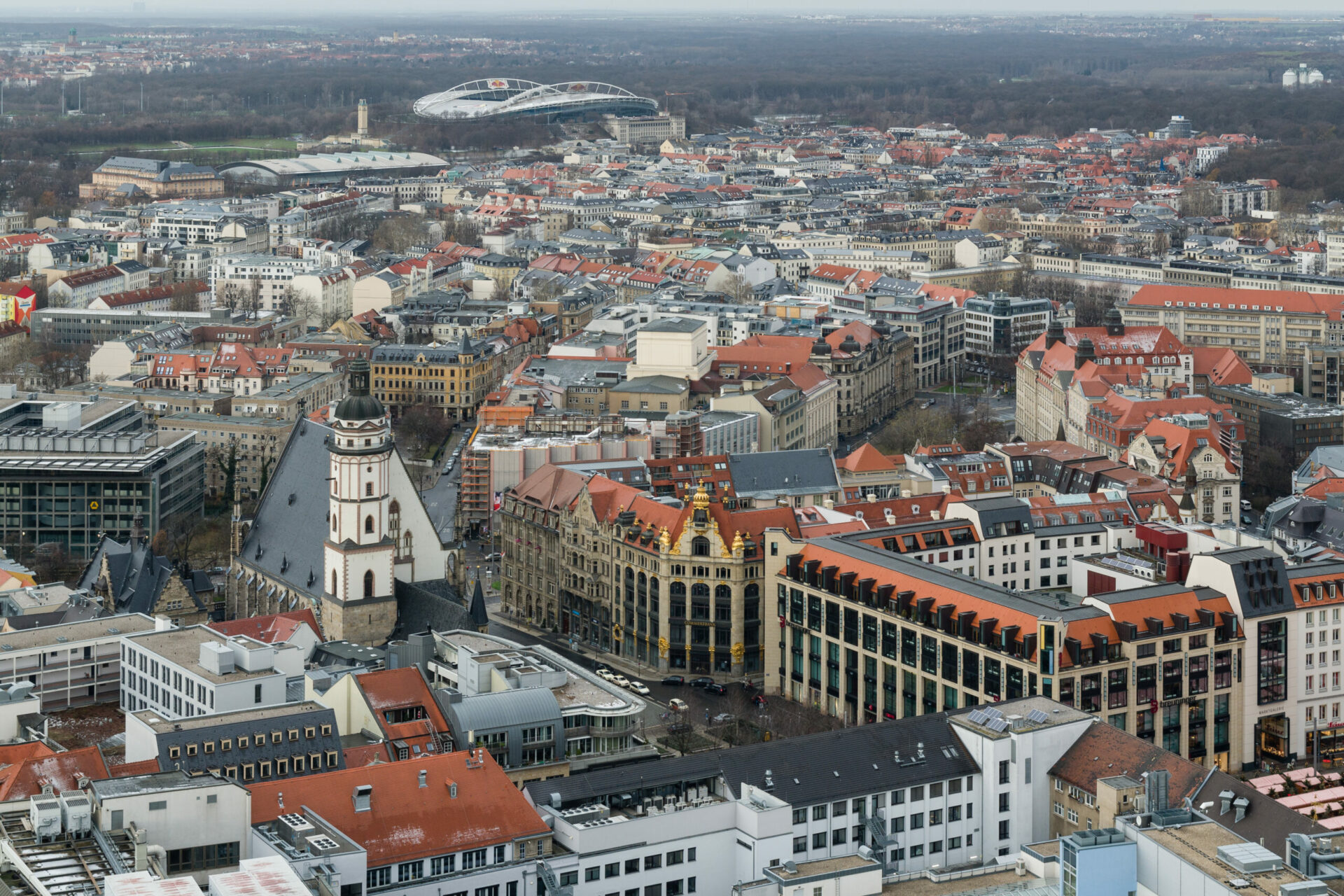 Innenstadt 20Leipzig 20mit 20Thomaskirche 20von 20Panorama 20Tower 202013